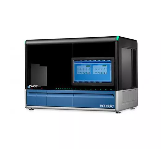 Equipo médico sobre fondo blanco