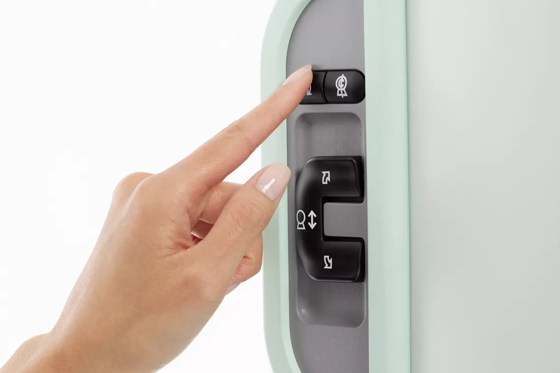 Botones de selección manual en el equipo médico