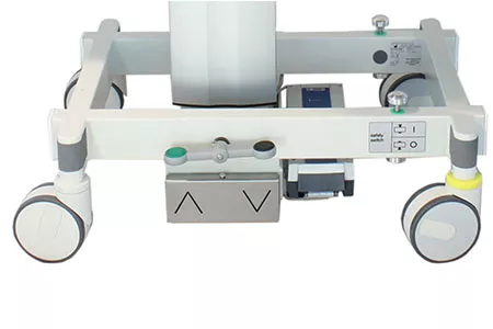 4 sólidas ruedas dobles en una silla médica para colocación de pacientes