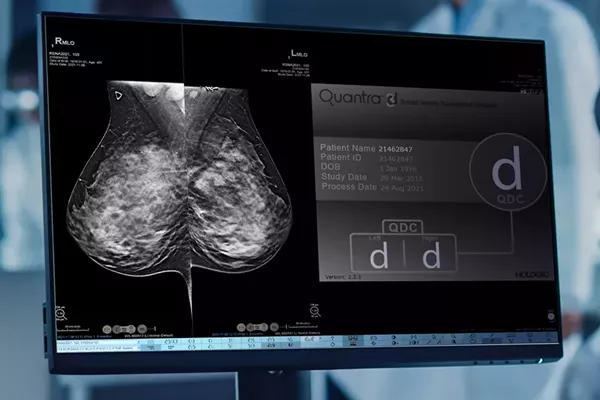 Primer plano de una pantalla con mediciones y datos