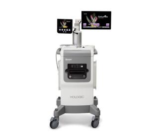 Sistema de biopsia de mama Brevera® de Hologic sobre fondo blanco