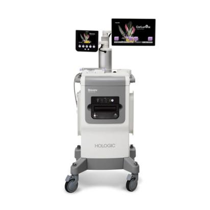 白い背景にホロジック Brevera Breast Biopsy システム